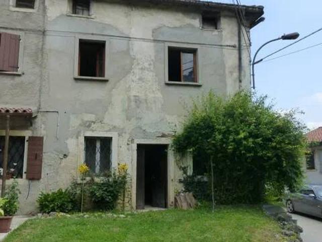 Rustico in vendita a Badia Calavena, Veneto
