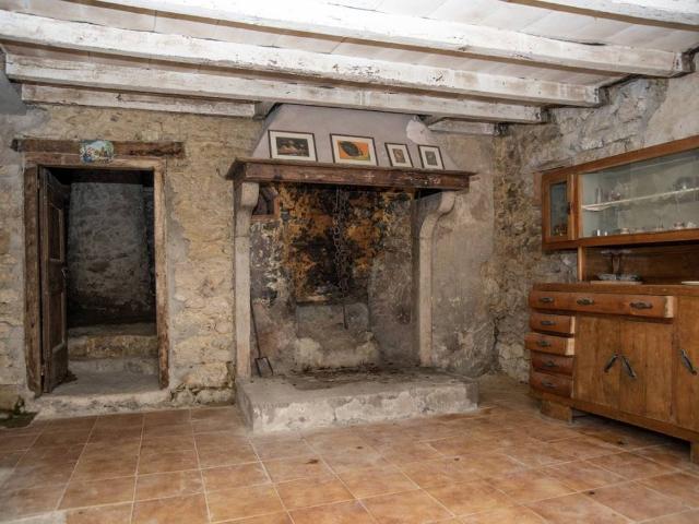 Rustico in vendita a Badia Calavena, Veneto