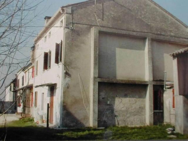 Rustico in vendita a Salvaterra, Badia Polesine
