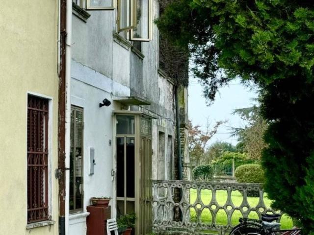 Villa Schiera in vendita a Fiesso Umbertiano, Veneto