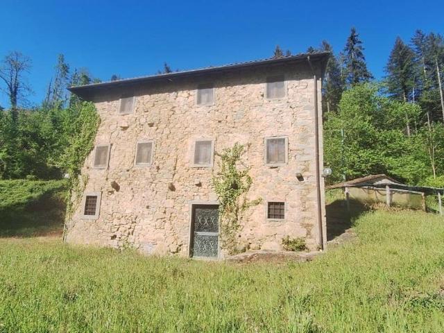 Rustico in vendita a Unione dei comuni Media Valle del Serchio, Crasciana