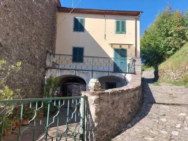 Rustico in vendita a Unione dei comuni Media Valle del Serchio, Toscana