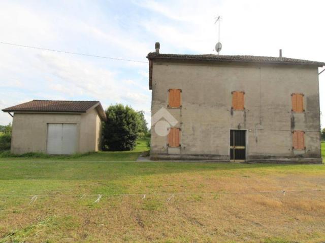 Rustico in vendita a Terra di Mezzo, Re