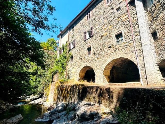Rustico in vendita a Unione di comuni Montana Lunigiana, Bagnone