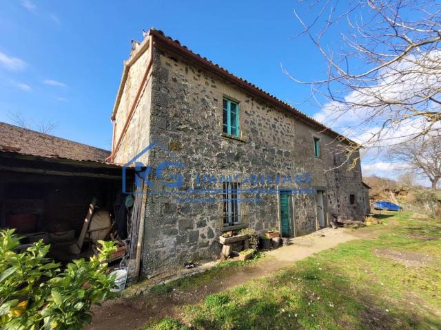 Rustico in vendita a Bagnoregio, Lazio