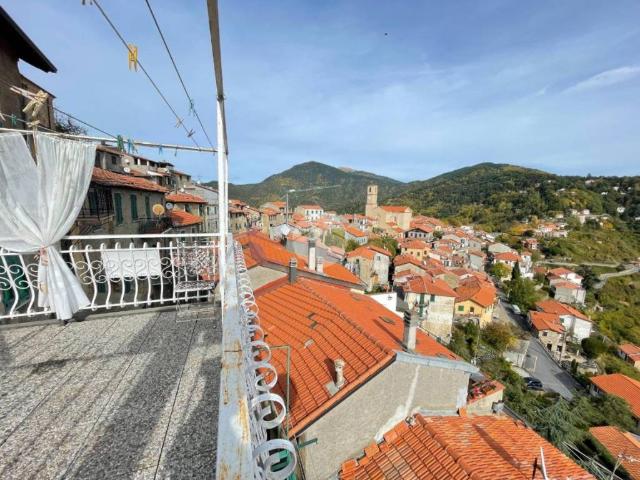Rustico in vendita a Bajardo, Liguria