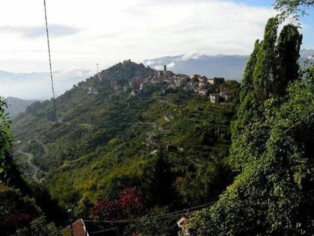 Rustico in vendita a Bajardo, Provincia di Imperia