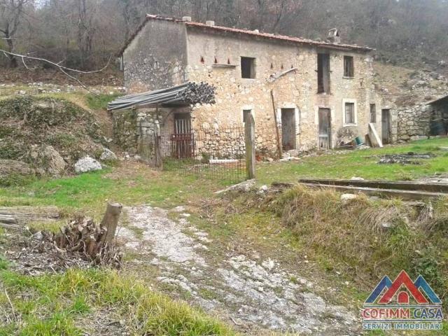 Rustico in vendita a Balsorano, Abruzzo