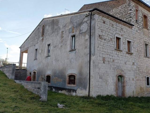 Rustico in vendita a Baranello, Molise