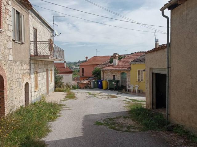 Rustico in vendita a Baranello, Molise
