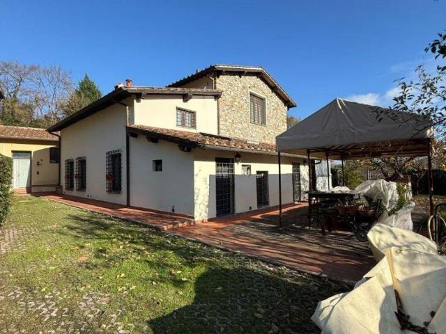 Rustico in vendita a Cornocchio di Fondo, Barberino di Mugello