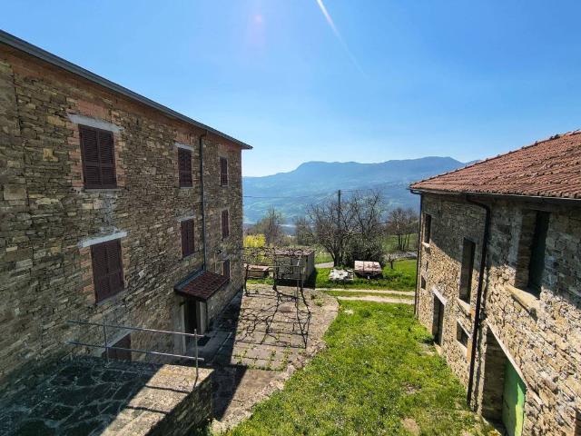 Rustico in vendita a Bardi, Reggio Emilia