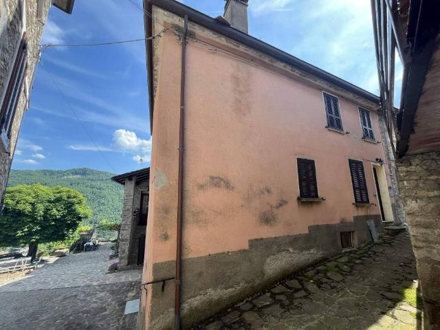 Rustico in vendita a Bardi, Reggio Emilia