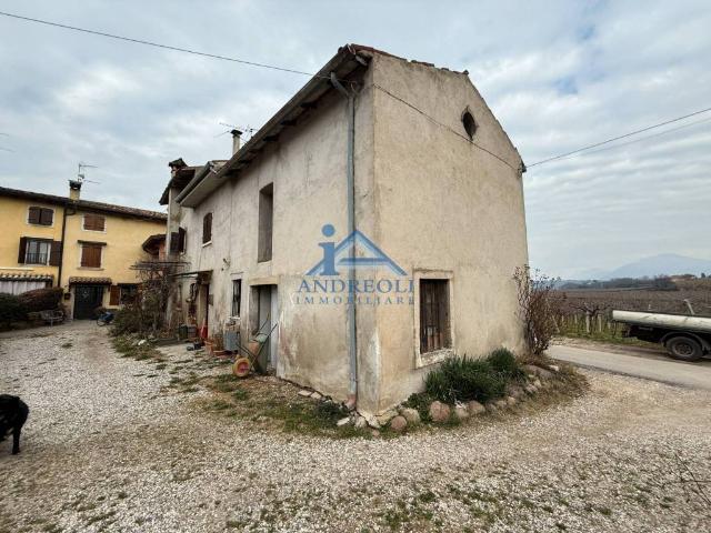 Rustico in vendita a Bardolino, Veneto
