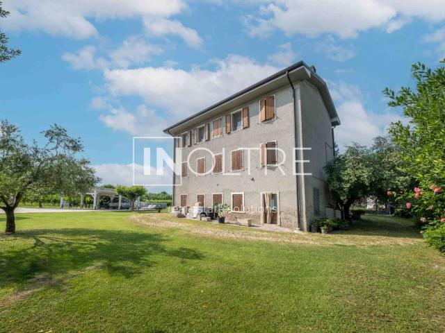 Rustico in vendita a Bardolino, Veneto