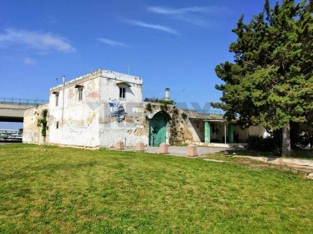 Rustico in vendita a Municipio 2, Puglia