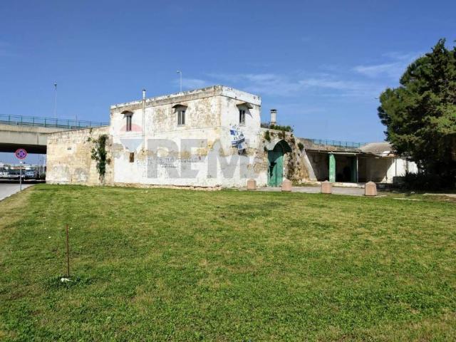 Rustico in vendita a Municipio 2, Puglia
