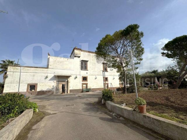 Rustico in vendita a Municipio 2, Puglia