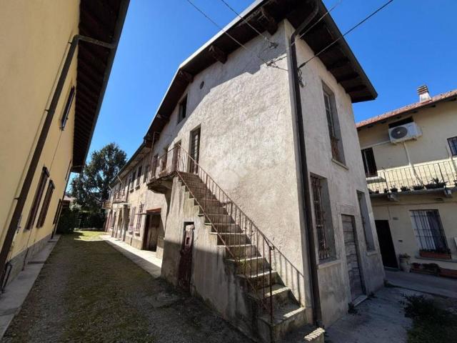 Rustico in vendita a Barlassina, Lombardia
