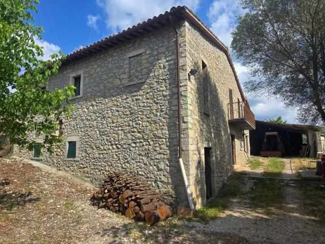 Rustico in vendita a Baschi, Umbria