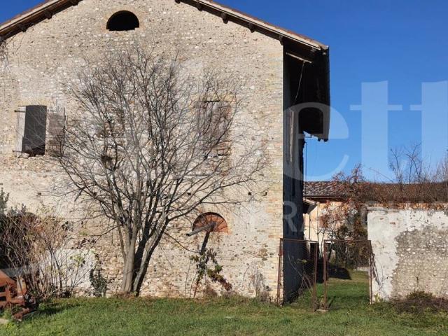 Rustico in vendita a Basiliano, Friuli-Venezia Giulia