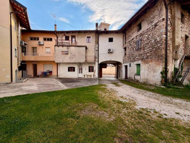 Rustico in vendita a Basiliano, Friuli-Venezia Giulia