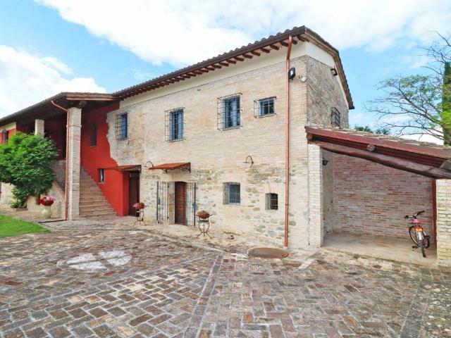 Rustico in vendita a Costano, Bastia Umbra
