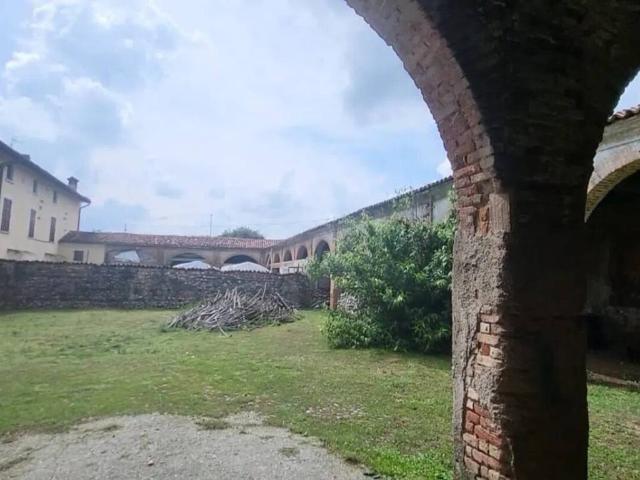 Rustico in vendita a Bedizzole, Lombardia