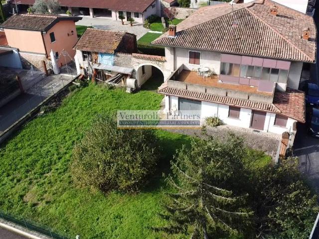 Rustico in vendita a Bedizzole, Lombardia