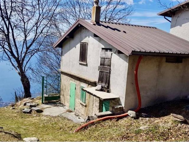 Rustico in vendita a Bellano, Lombardia