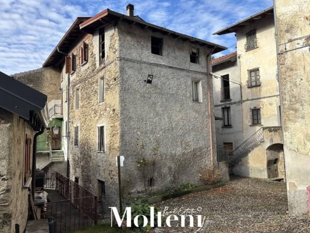 Rustico in vendita a Bellano, Lombardia