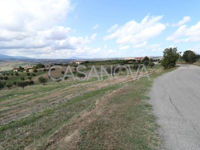Rustico in vendita a Bellante, Abruzzo