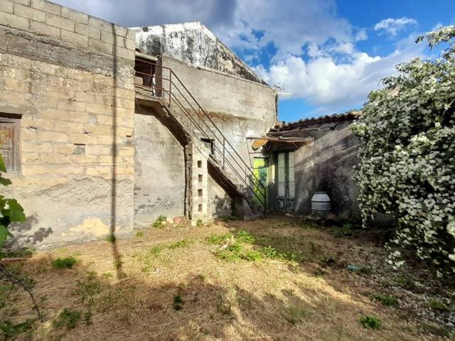 Rustico in vendita a Belpasso, Sicilia
