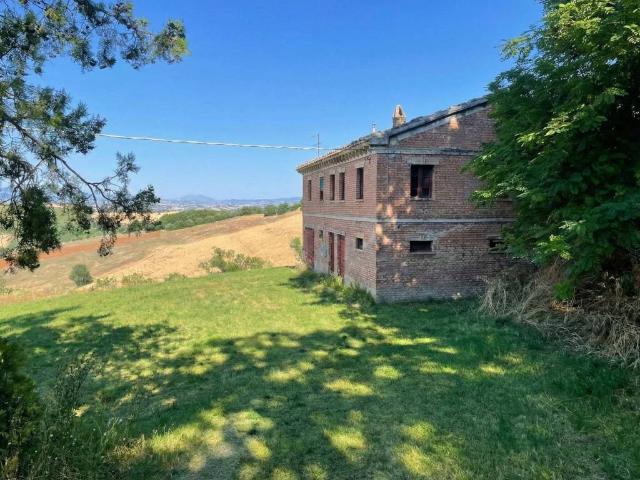Rustico in vendita a Ostra, Ancona