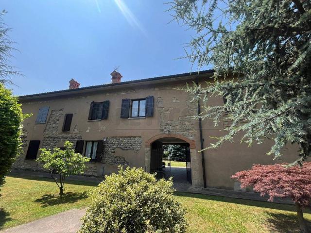 Rustico in vendita a Villaggio degli Sposi, Bergamo