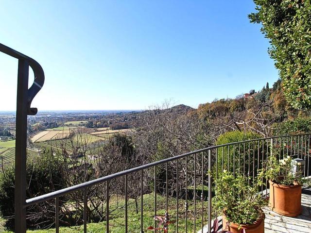 Villa Indipendente in vendita a Astino, Bergamo