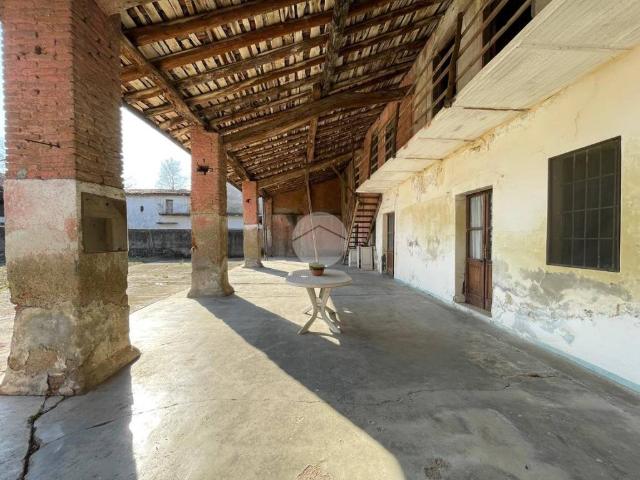 Rustico in vendita a Berlingo, Lombardia