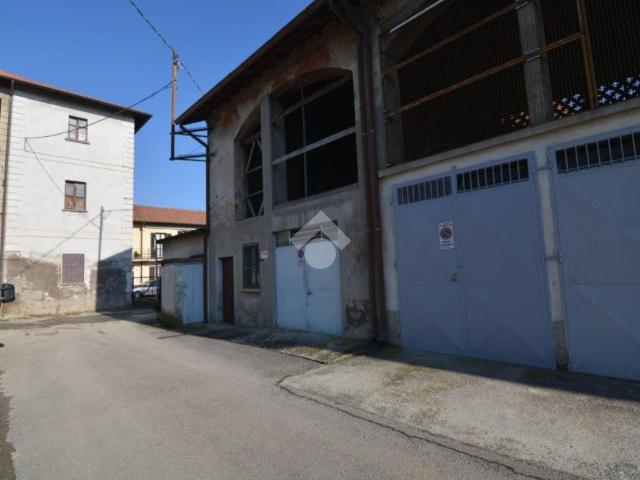 Rustico in vendita a Bernareggio, Lombardia