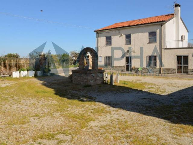 Rustico in vendita a Unione di Comuni della Romagna Forlivese, Bertinoro
