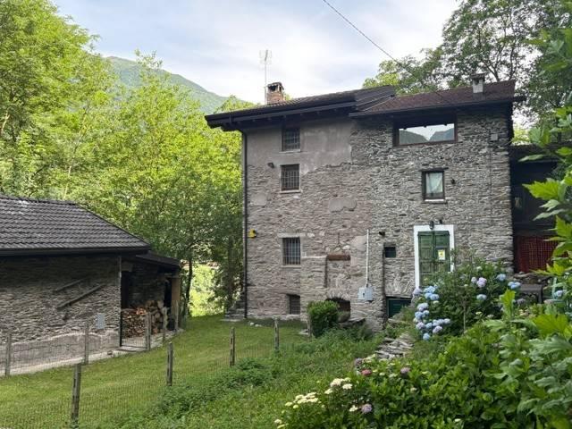 Rustico in vendita a Comunità montana della valle Camonica, Berzo Demo