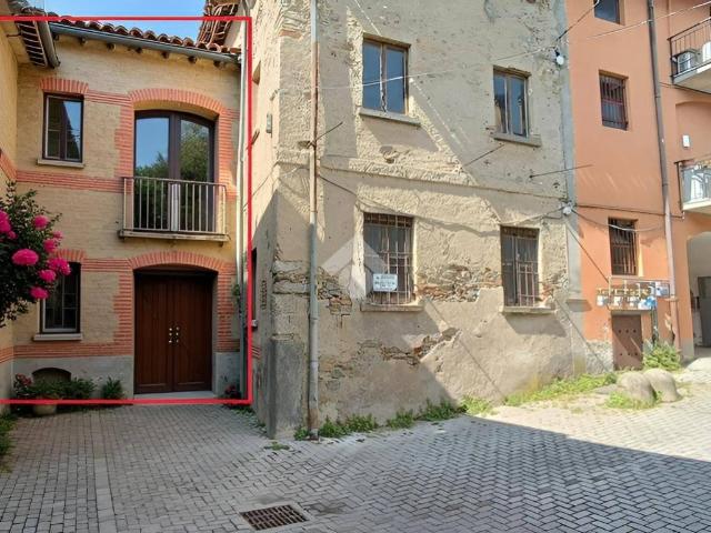 Rustico in vendita a Montesiro, Besana In Brianza