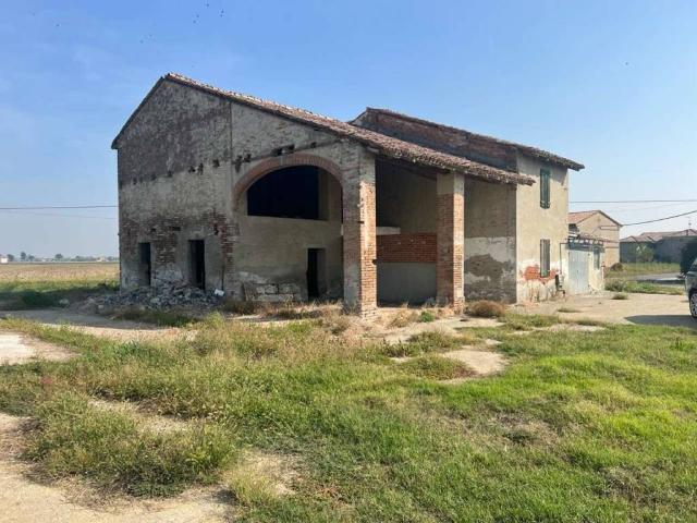 Rustico in vendita a Besenzone, Reggio Emilia