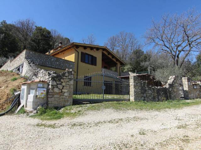 Rustico in vendita a Bettona, Umbria