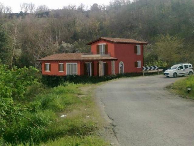 Rustico in vendita a Passaggio, Bettona