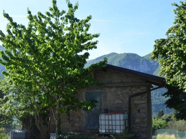 Rustico in vendita a Bianzano, Lombardia