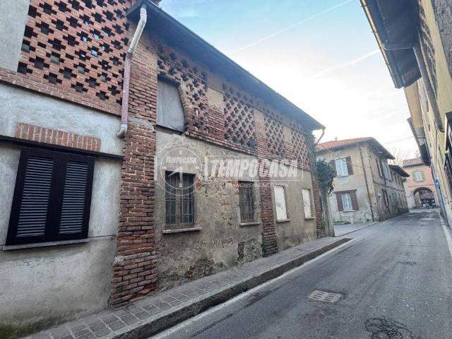 Rustico in vendita a Biassono, Lombardia