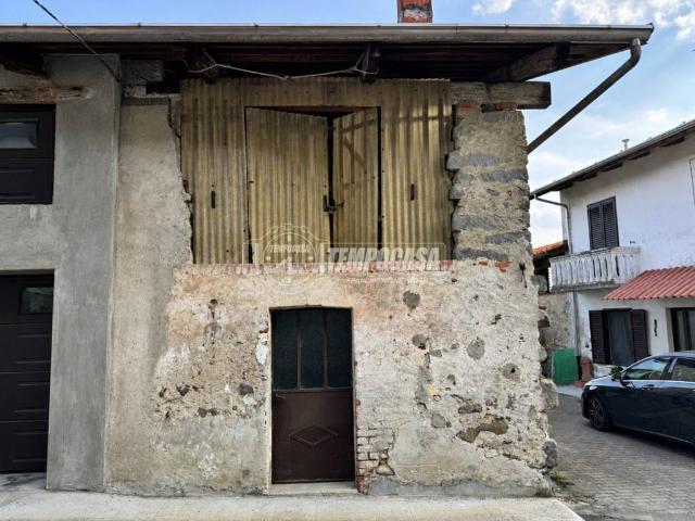 Rustico in vendita a Prato, Piemonte