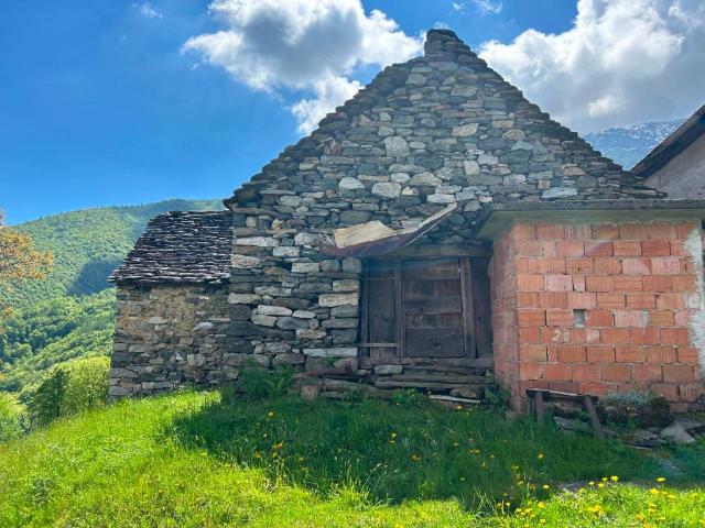 Rustico in vendita a Pioi, Bognanco