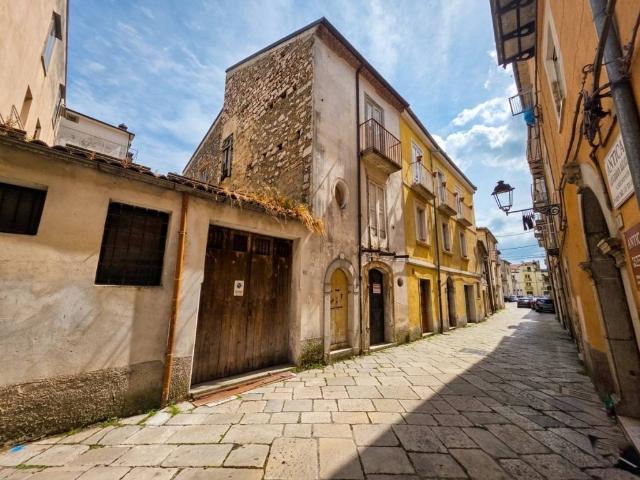 Rustico in vendita a Bojano, Molise