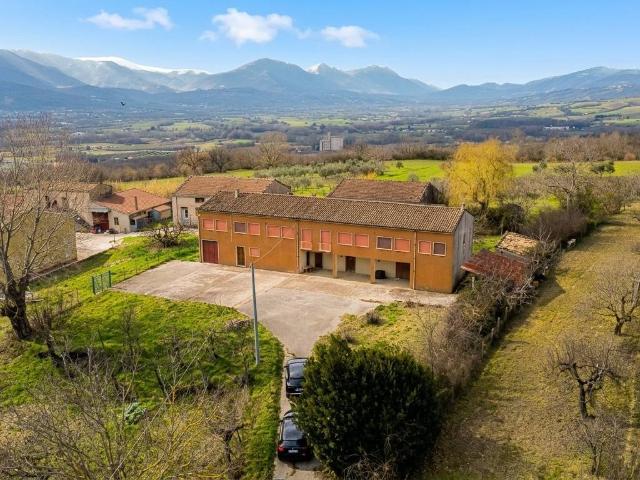 Rustico in vendita a Bojano, Molise